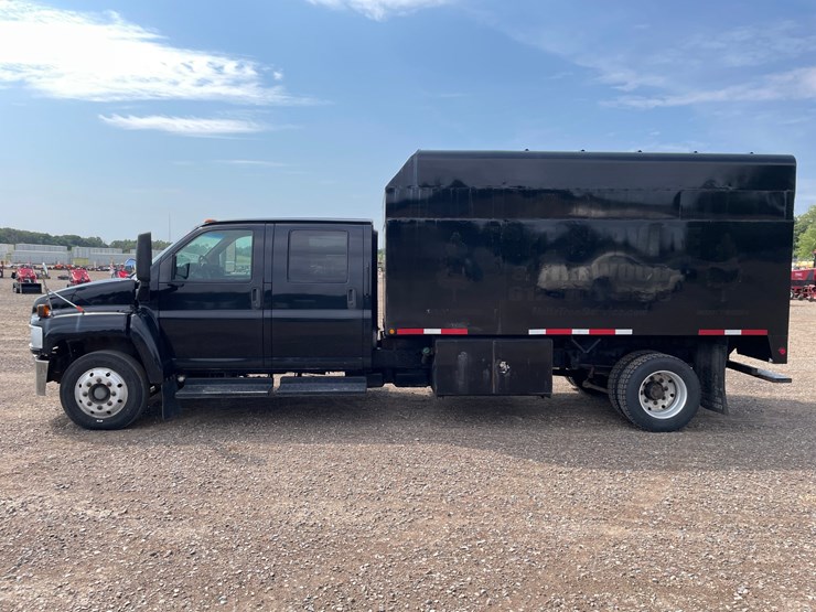 #1460-•-2008-chevrolet-c4500-chipper-truck-(has-mn-title)-image-2