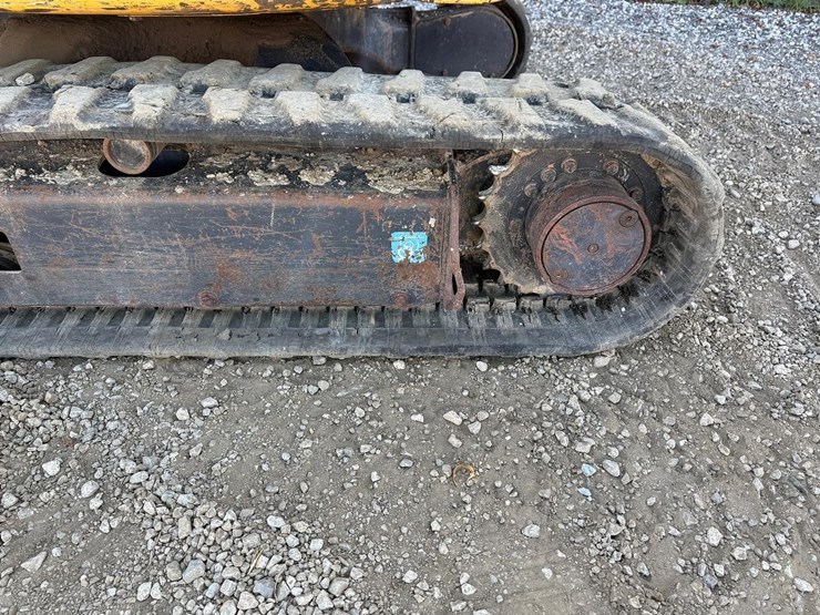 2016-deere-35g-image-17