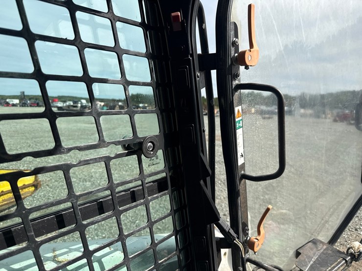 2019-bobcat-t595-image-41