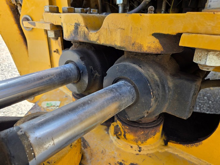 caterpillar-420e-image-69