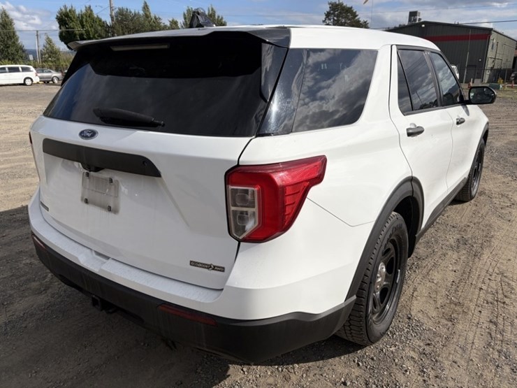 2020-ford-explorer-image-4