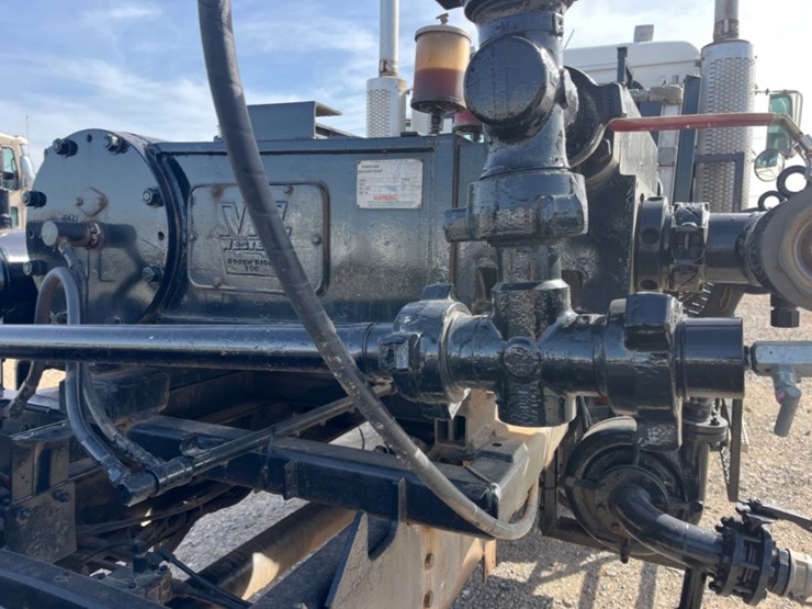 2002-mack-ch613-image-15
