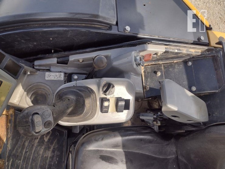 2021-deere-35g-image-8