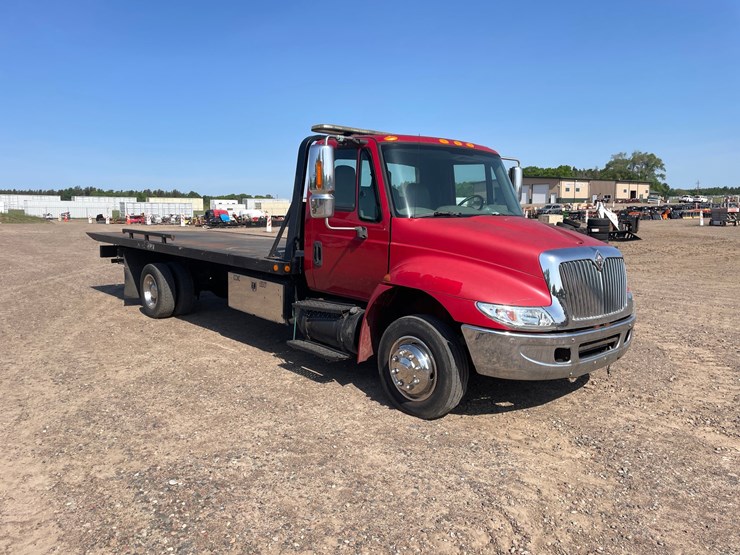 #1486-•-2005-international-flatbed-truck-(has-mn-title)-image-7