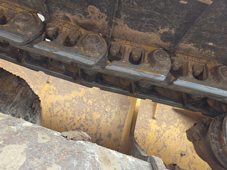 2004-deere-650h-xlt-image-58