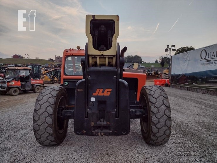 2017-jlg-1055-image-4