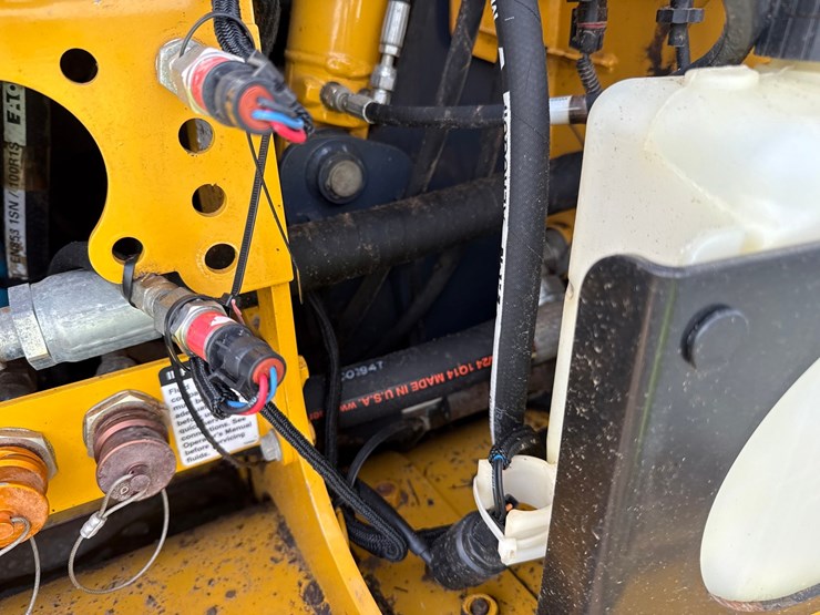 2014-deere-750k-lgp-image-42