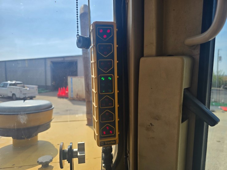 2002-caterpillar-d6m-lgp-image-108