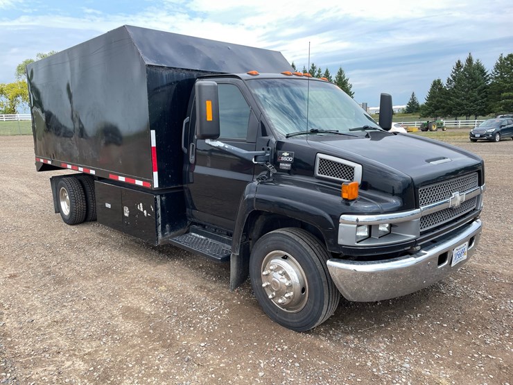 #1459-•-2005-chevrolet-5500-chipper-truck-(has-mn-title)-image-7