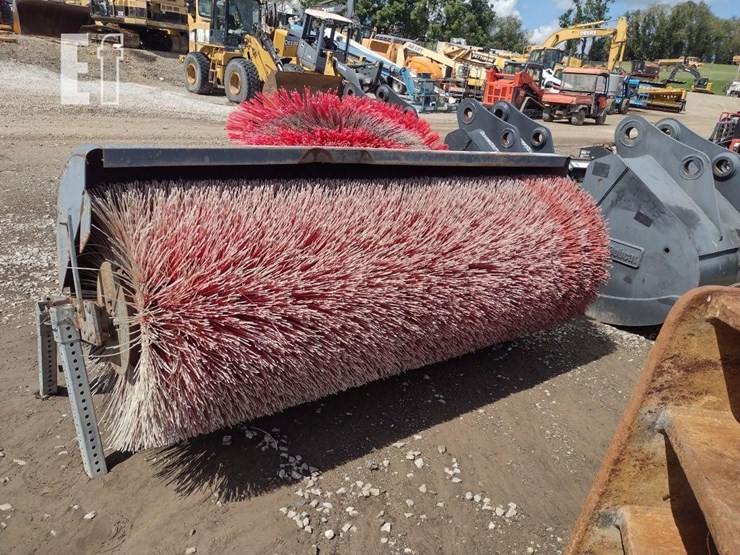 3-pth-sweepster-pto-road-broom-image-3