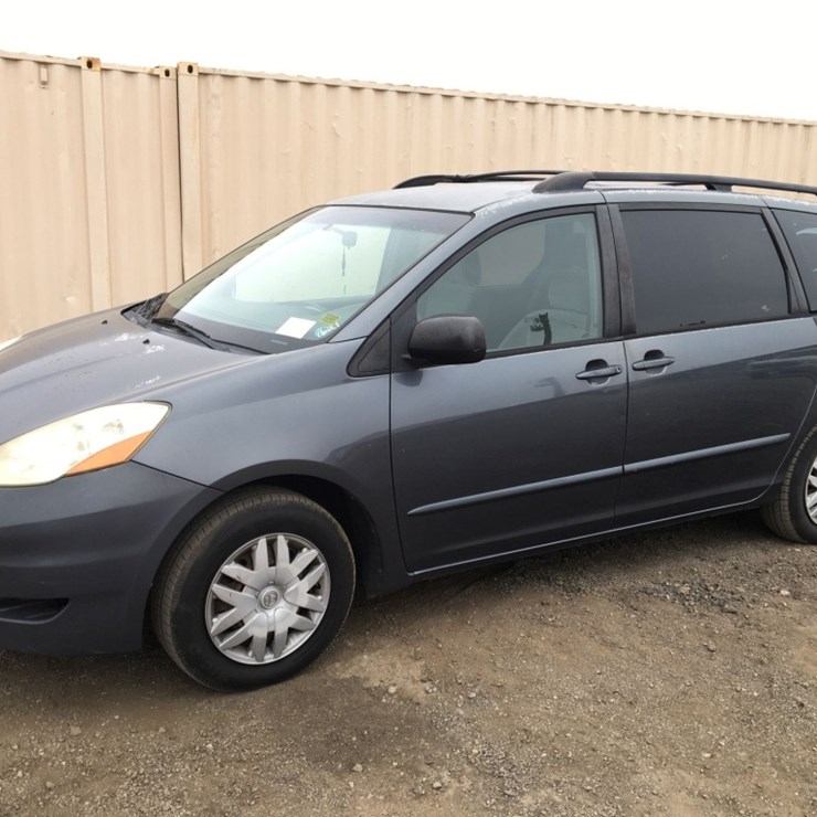 2008 TOYOTA SIENNA CE
