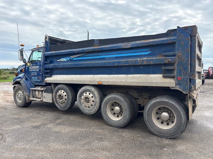 #3224-•-2006-sterling-st-9500-quad-axle-dump-truck-image-3
