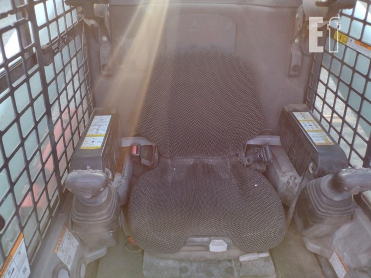 2020-bobcat-t770-image-12