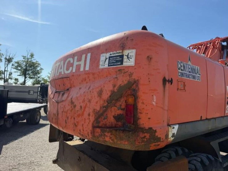 2014-hitachi-zx220w-3-image-58