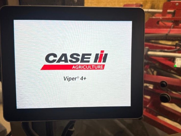 2024-case-ih-trident-5550-image-25