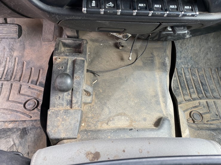 2019-chevrolet-2500-image-22