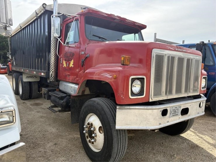 1987-international-s2500-image-2