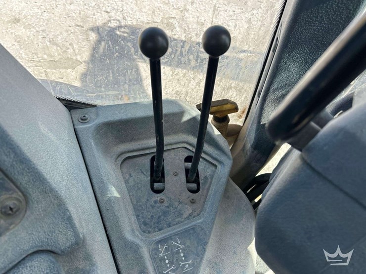 deere-410l-image-16
