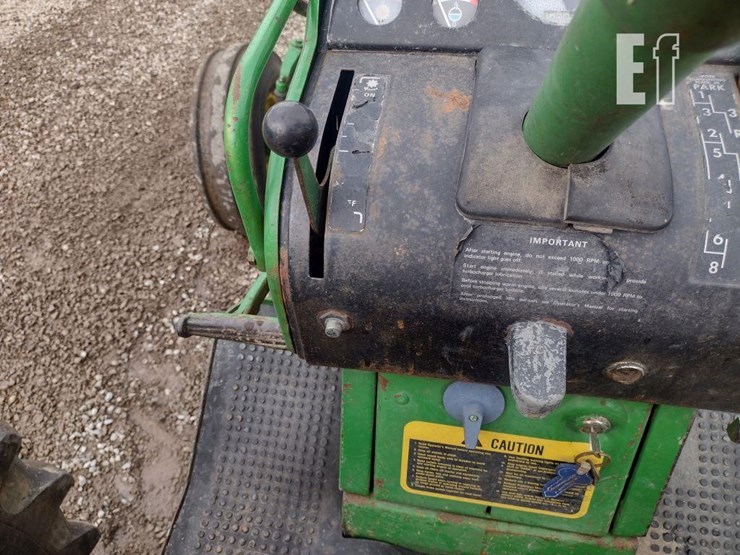 john-deere-2520-image-9