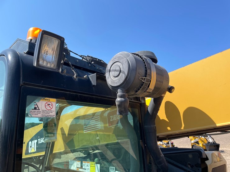 2014-caterpillar-tl642c-image-36
