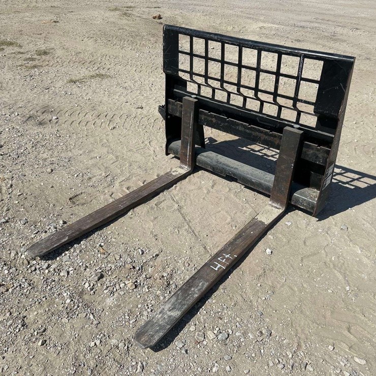 2021 Caterpillar 48in. Loader Forks and Frame Skid Steer Attachment