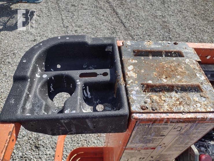 2014-jlg-1230es-image-23