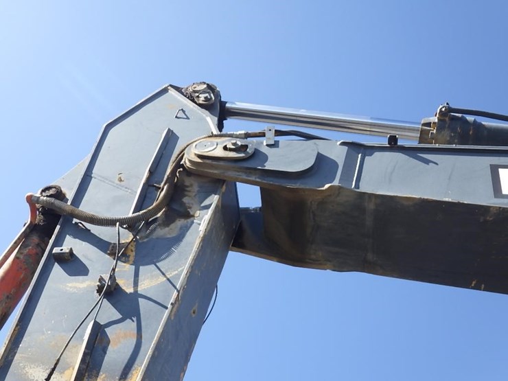 deere-330c-lc-image-12