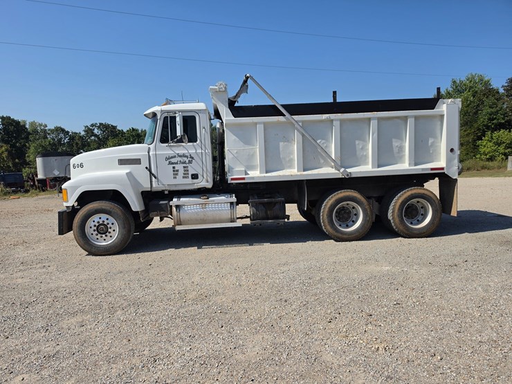 1996-mack-ch600-image-4