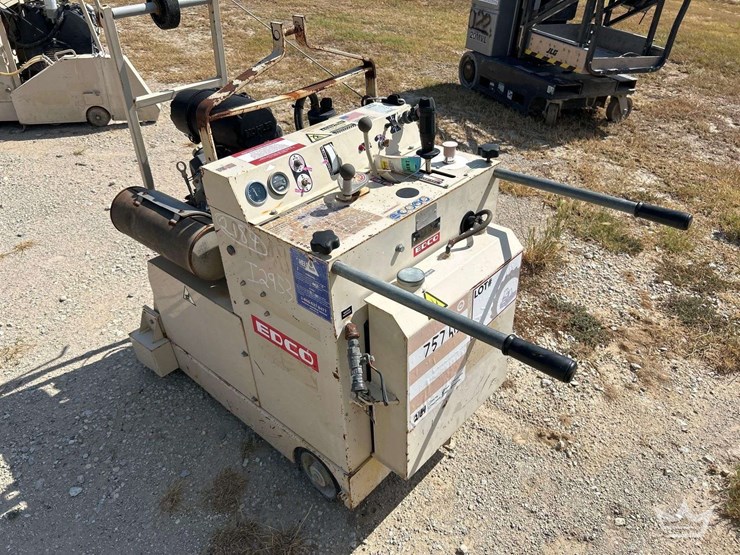 2018-edco-ss-26-35k-self-propelled-walk-behind-concrete-saw-image-1