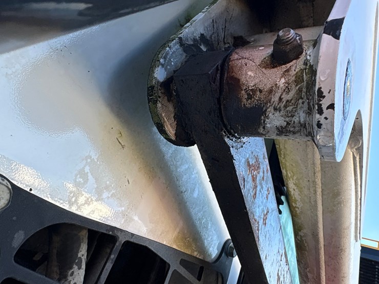 2019-bobcat-t595-image-20