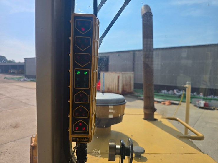 2002-caterpillar-d6m-lgp-image-107