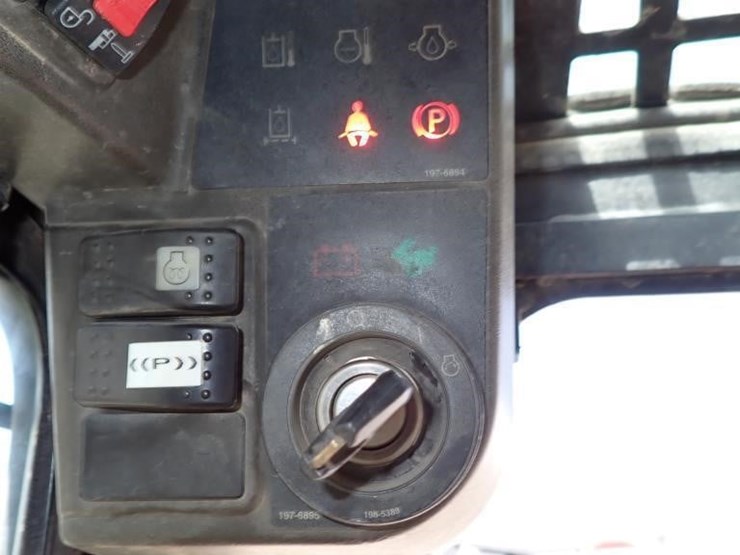 2002-caterpillar-226-image-25