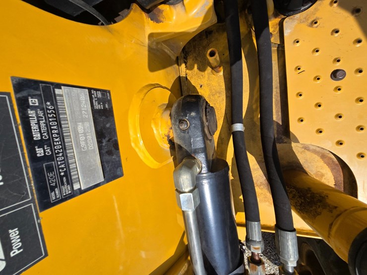 caterpillar-420e-image-100