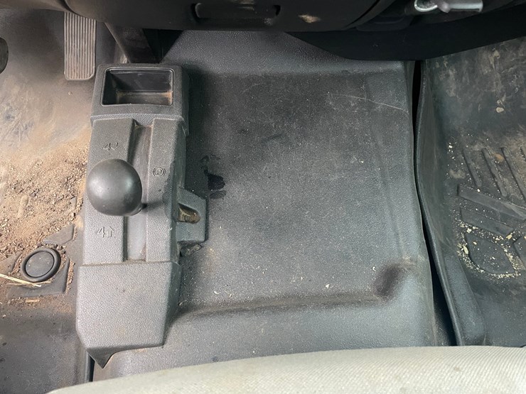 2014-chevrolet-3500-image-19