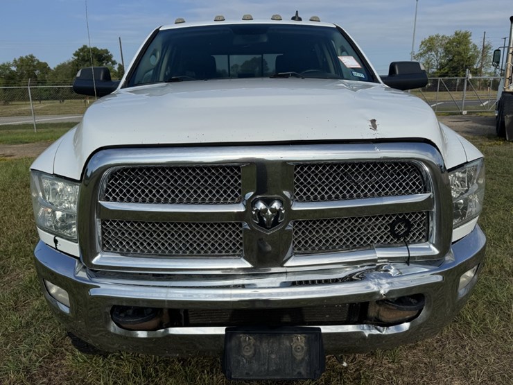 2018-dodge-2500-image-2