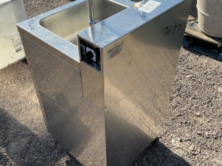 stainless-steel-hand-washing-sink-image-2