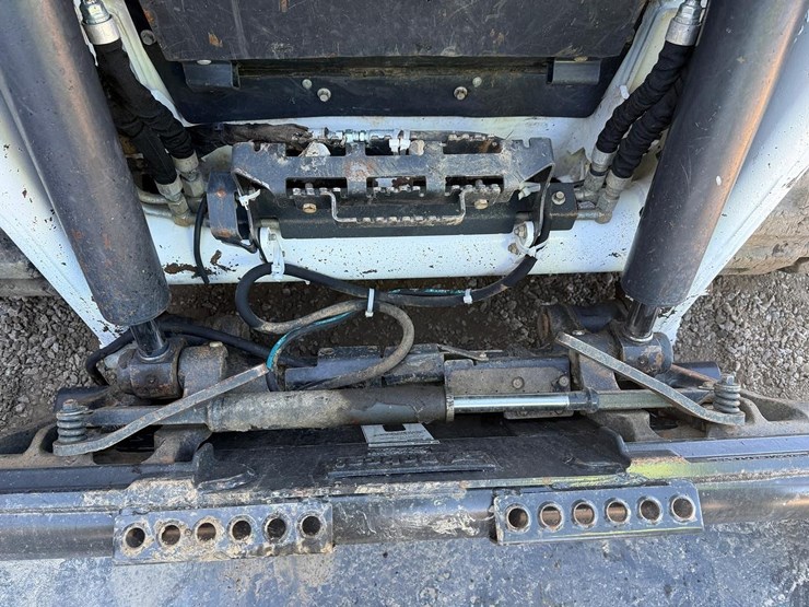 2022-bobcat-t76-image-10