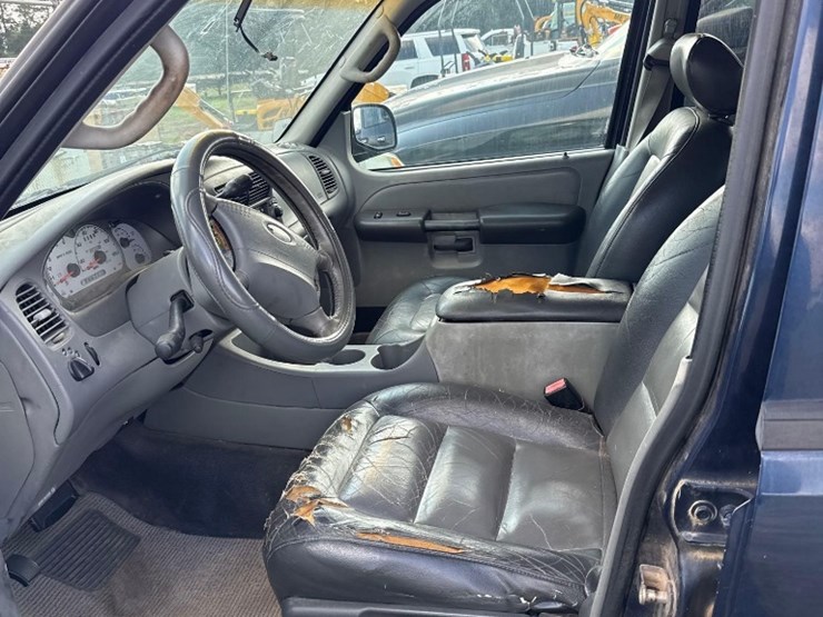 2003-ford-explorer-image-8
