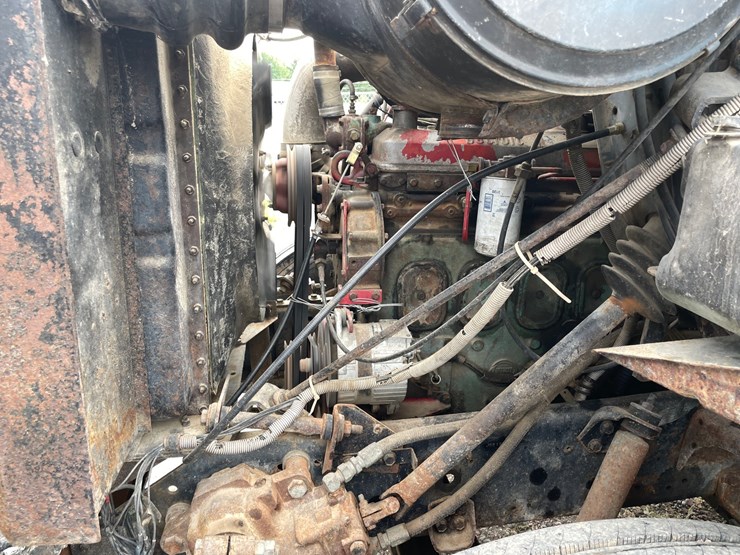 #1451-•-1979-international-f2275-grain-truck-(has-mn-title)-image-24