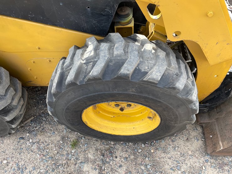 2013-caterpillar-236d3-image-9