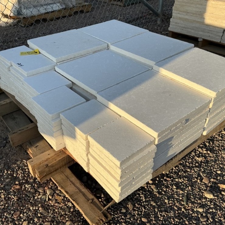 PALLET OF TRAVERTINE PAVERS