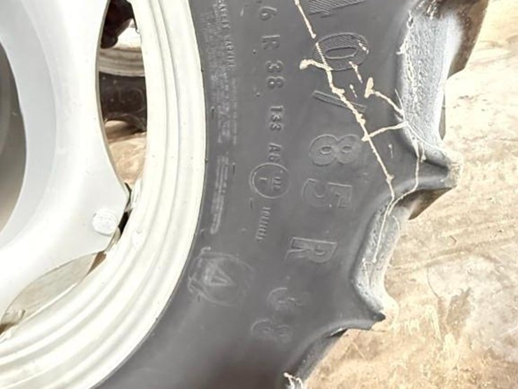 2014-case-ih-farmall-85c-image-14