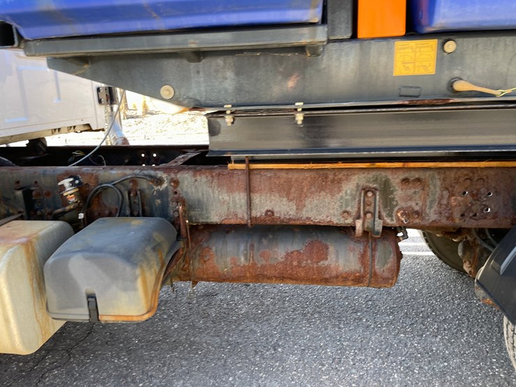 #1455-•-2003-sterling-salt-truck-(has-mn-title)-image-8