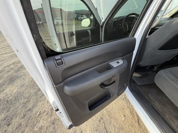 2008-gmc-sierra-1500-sle-4x4-crew-cab-pickup-image-23