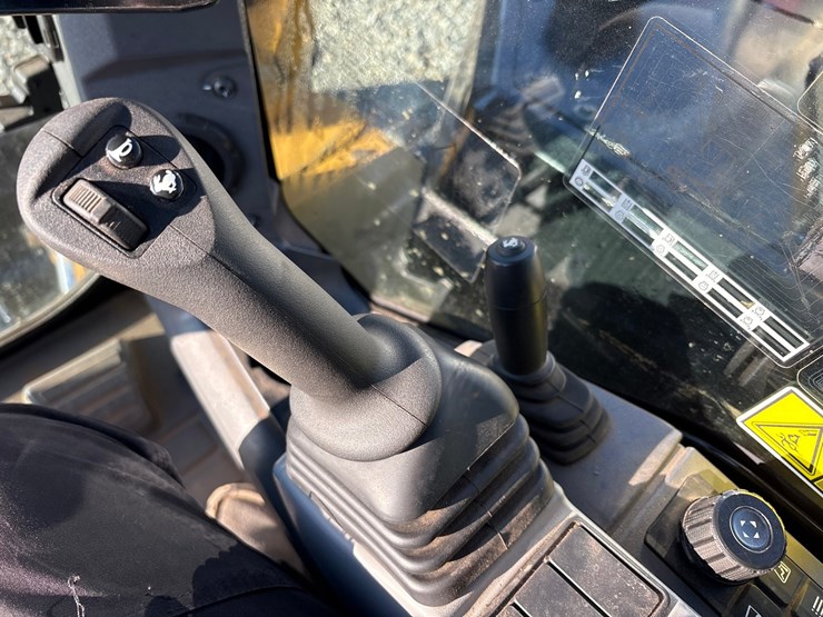 2020-caterpillar-306cr-image-63