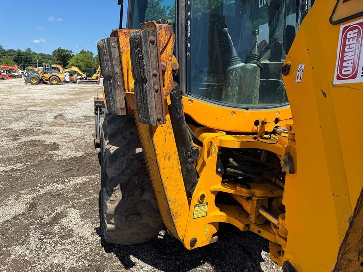 jcb-214-image-12