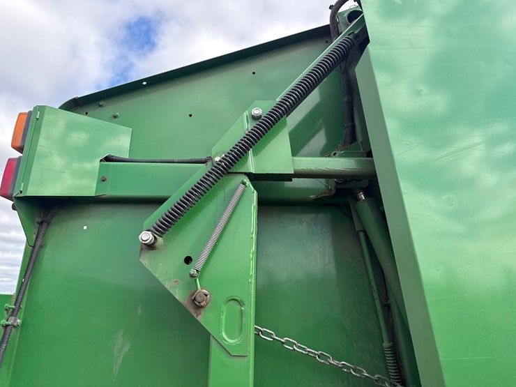 john-deere-569-image-14