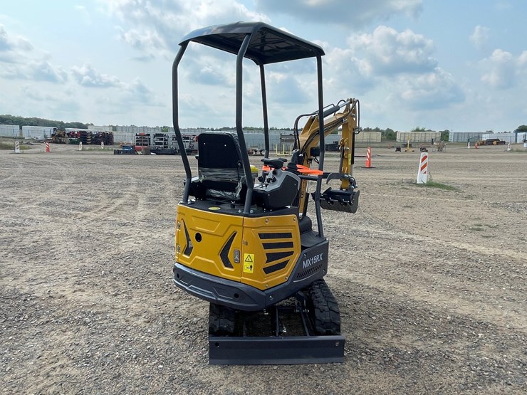 #5541-•-2026-mx15rx-mini-excavator-image-3