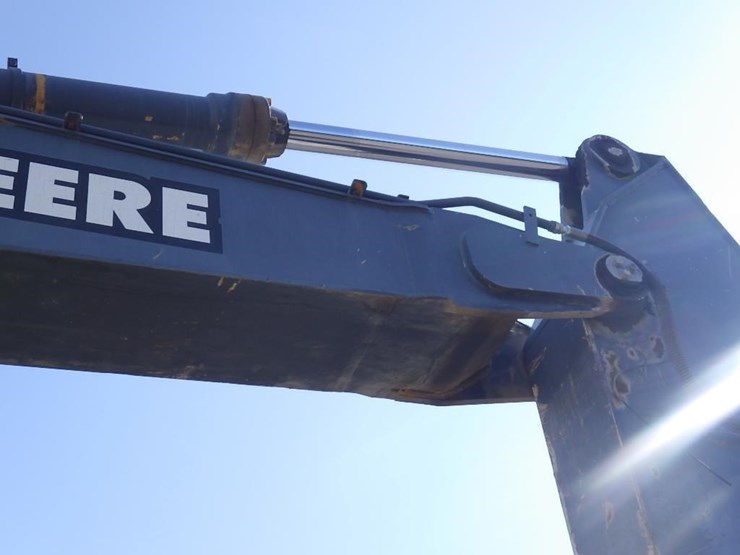 deere-330c-lc-image-32