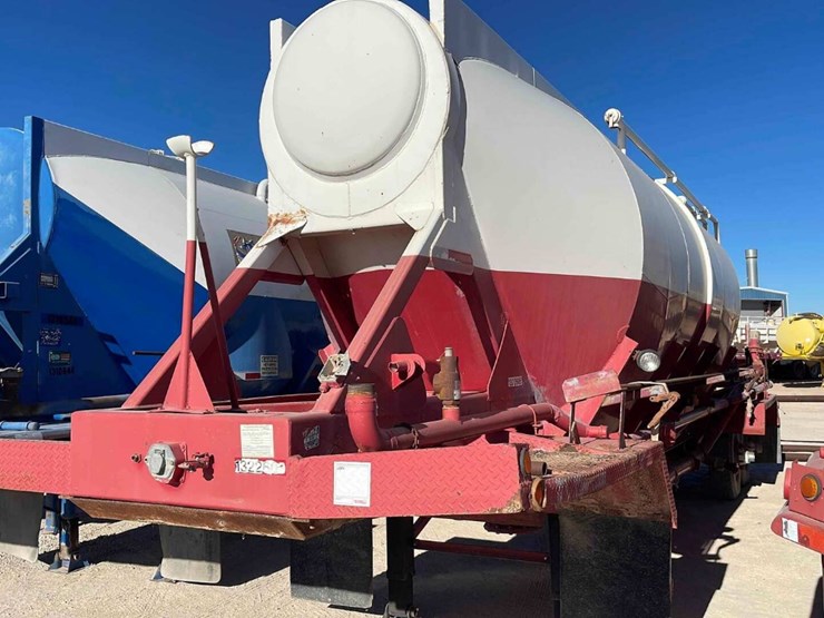 1980-boyd-pneumatic-dry-bulk-trailer-image-3